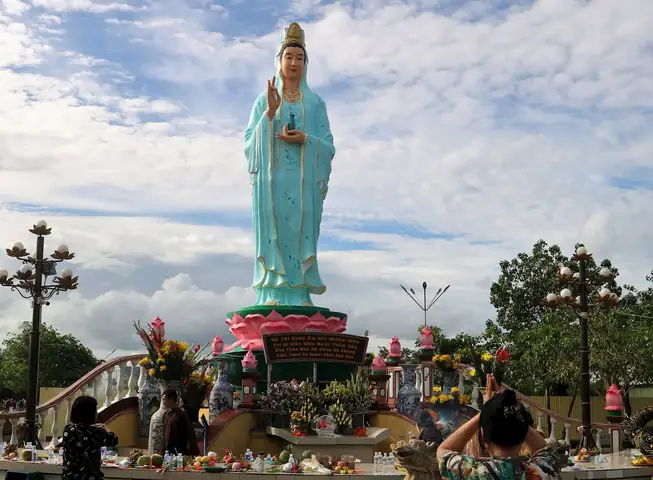 Chùa Quan Âm Phật Đài Bạc Liêu - Công Trình Tâm Linh Nổi Tiếng