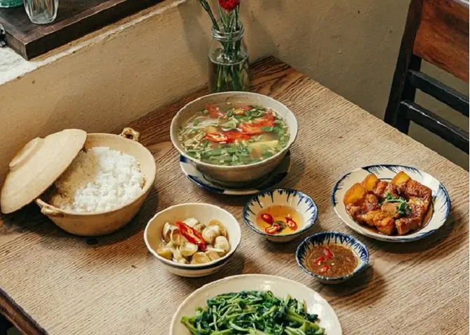 Top 10 Quán Ăn Ấm Cúng Hà Nội: Review Chi Tiết Không Thể Bỏ Qua