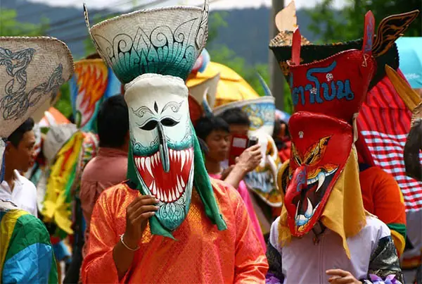 Quần Áo Cúng Chúng Sinh Tiếng Trung Là Gì? Ý Nghĩa Và Các Loại Phổ Biến