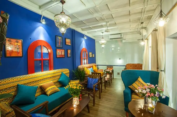 Top 10+ Quán Cafe Ấm Cúng Ở Hà Nội Cho Ngày Mưa Lạnh: Review Chi Tiết & So Sánh