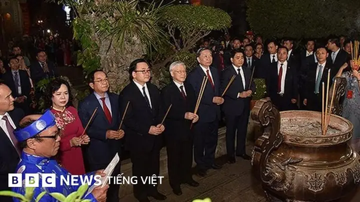 Vai Trò Và Tương Quan Xã Hội Của Quan Chức Và Thầy Cúng