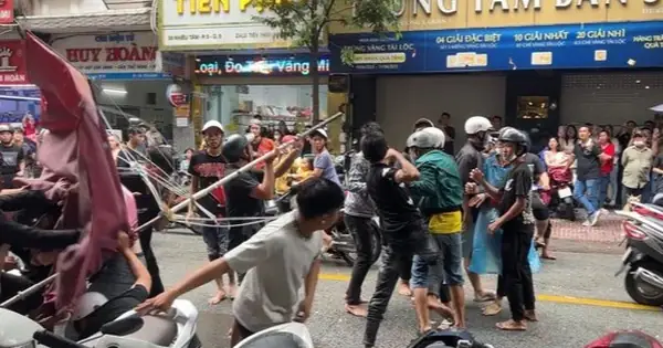 Rải Tiền Cúng Cô Hồn: Hủ Tục Cần Được Loại Bỏ Để Bảo Vệ Trật Tự An Toàn Xã Hội