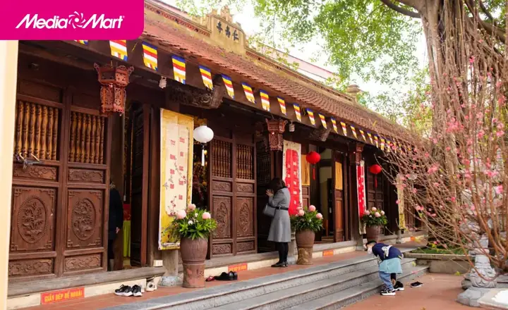 Cẩm Nang Cúng Dường Rằm Tháng 7: Gợi Ý Lễ Vật Và Những Điều Cần Biết