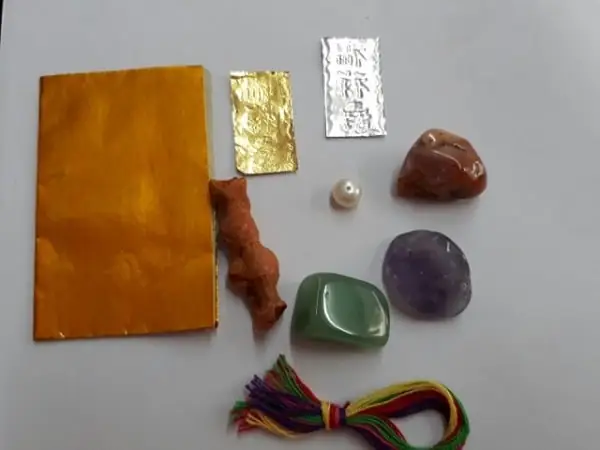 Rửa Bát Hương Bằng Rượu Cúng: Ý Nghĩa, Quy Trình Và Những Điều Cần Biết