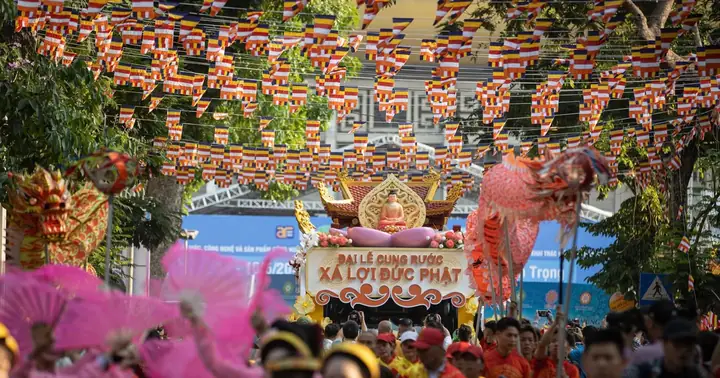 [ảnh] Đông Đảo Người Dân Hà Nội Đón Xá Lợi Phật Về Chùa Quán Sứ ...