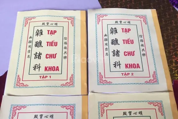 Sách Cúng Song Ngữ: Giải Pháp Nâng Cao Trải Nghiệm Tâm Linh Cho Người Nước Ngoài