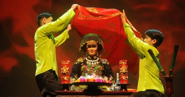 Sách Cúng Thánh Tứ Phủ: Cẩm Nang Chi Tiết Cho Người Mới Bắt Đầu