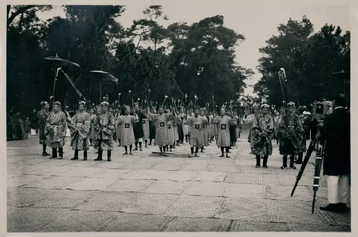 Sách Cúng Vào Đàn: Những Gì Bạn Cần Biết