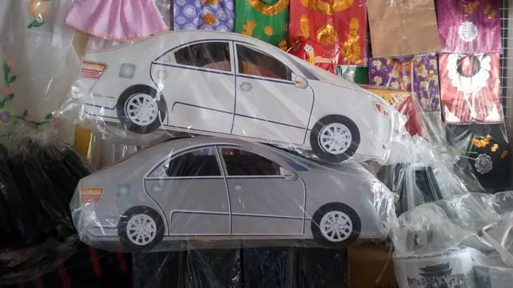 Sắm Ô Tô, Điện Thoại, Nhà Cúng Cho Người Chết: Những Điều Cần Biết