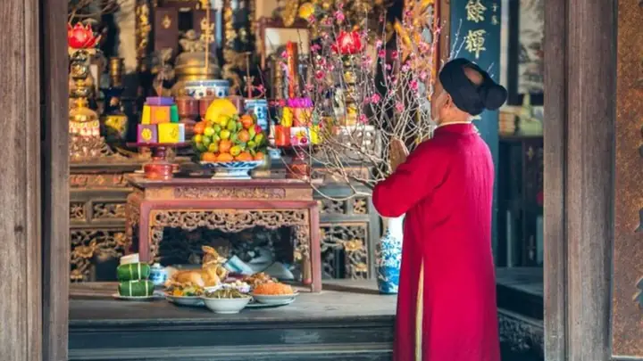 Cẩm Nang Toàn Tập: Cách Chuẩn Bị Và Sắp Xếp Bàn Thờ Cúng Tết Ông Công Ông Táo Chuẩn Tâm Linh