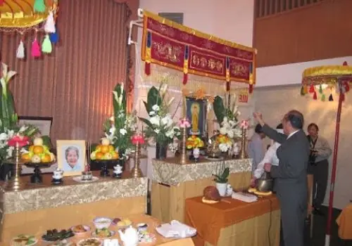 Sau Khi Chôn Cất Có Cần Cúng Cơm Không?