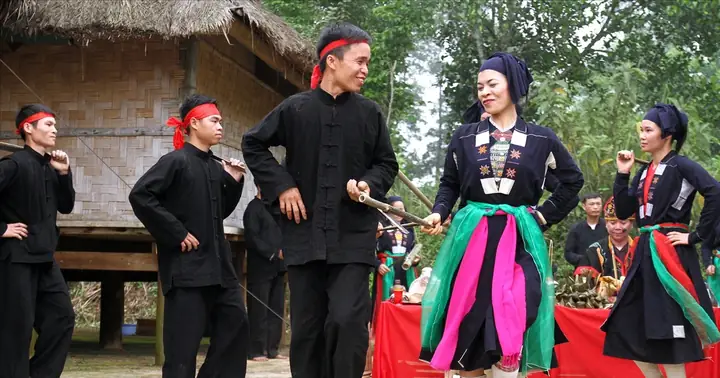 Súng Săn Thờ Cúng Tổ Tiên: Nguồn Gốc, Ý Nghĩa Và Vai Trò Trong Văn Hóa Tâm Linh Việt Nam