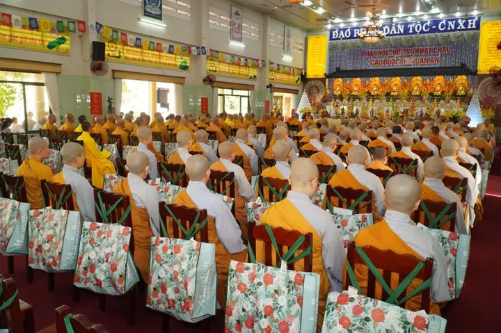 Ý Nghĩa Cúng Dường Trai Tăng Dược Sư: Những Gì Bạn Cần Biết