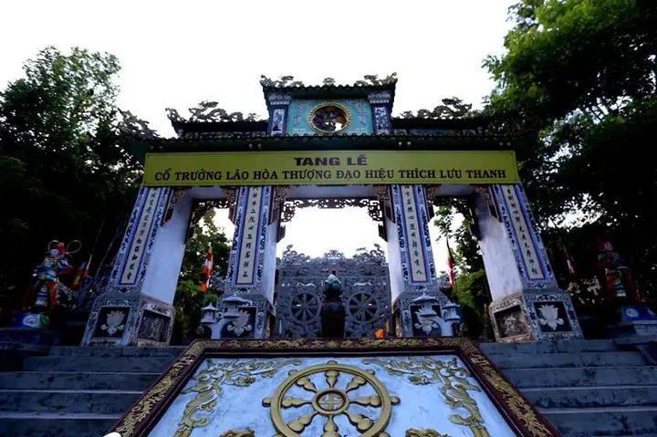 Tác Bạch Cúng Giác Linh: Nguồn Gốc, Ý Nghĩa Và Văn Khấn Đầy Đủ