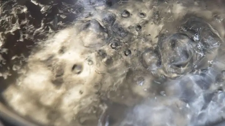 Tác Hại Của Nước Cúng Đối Với Sức Khỏe: Những Điều Bạn Cần Biết