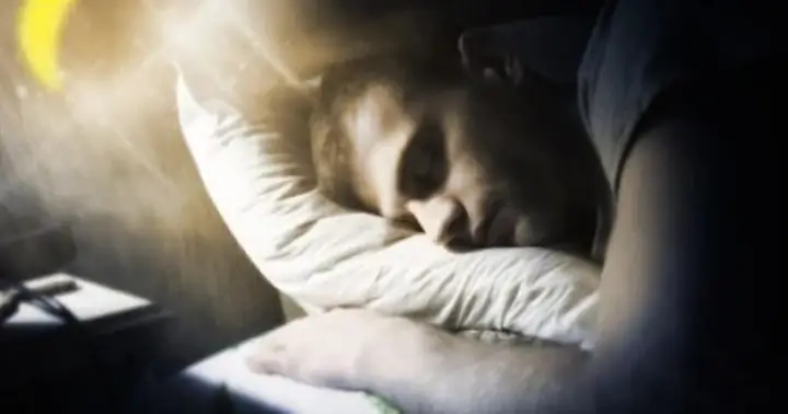 Tại Sao Liên Tục Mơ Thấy Người Yêu Cũ