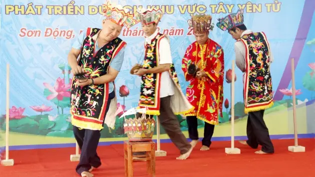 Tập Tục Thờ Cúng Người Dao: Văn Hóa Tâm Linh Đặc Sắc Của Dân Tộc Bản Địa