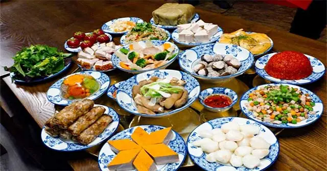 Tết Cổ Truyền Cúng Thịt Gì? Giải Đáp Chi Tiết Ý Nghĩa Phong Tục Dân Tộc