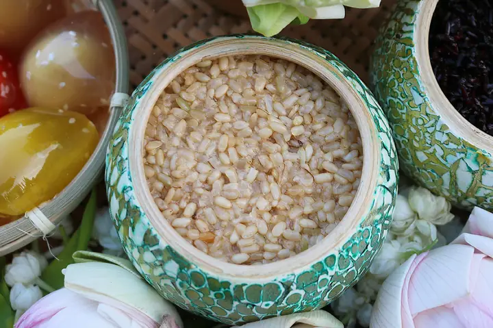 Cẩm Nang Chuẩn Bị Mâm Cúng Tết Đoan Ngọ: Gợi Ý Đầy Đủ Lễ Vật Và Giờ Thắp Hương Linh Nghiệm