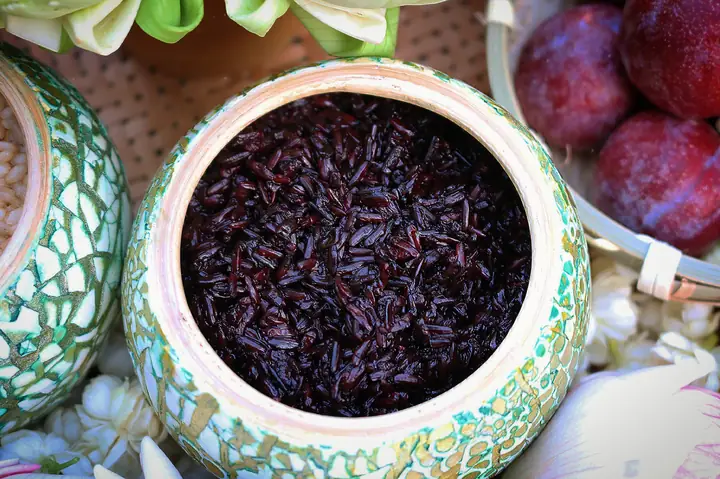 Cẩm Nang Chuẩn Bị Mâm Cúng Tết Đoan Ngọ: Gợi Ý Đầy Đủ Lễ Vật Và Giờ Thắp Hương Linh Nghiệm