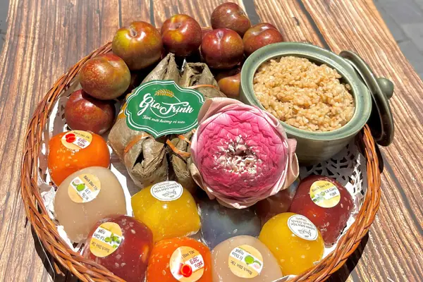 Cẩm Nang Chuẩn Bị Mâm Cúng Tết Đoan Ngọ: Những Lễ Vật Không Thể Thiếu