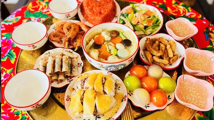 Lễ Cúng Cơm: Nguồn Gốc, Ý Nghĩa Và Văn Khấn Chi Tiết Cho Người Mới