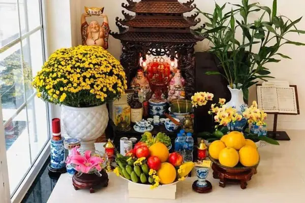 Nên Cúng Thần Tài Chay Hay Mặn? Giải Đáp Chi Tiết Ý Nghĩa & Cách Chu Bị