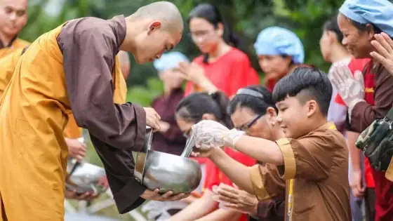 Ý Nghĩa Và Cách Trình Bàn Thờ Gia Tiên Đúng Phong Thủy