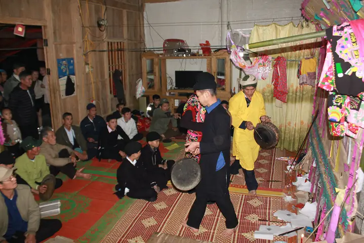 Lễ Cấp Sắc: Nghi Lễ Trưởng Thành Của Đàn Ông Dân Tộc Dao Tuyển