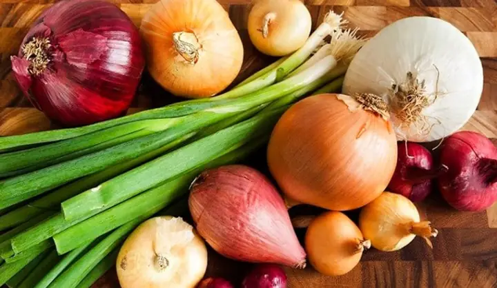 Thầy Cúng Không Ăn Tỏi: Giải Mã Quan Niệm Tâm Linh Và Góc Nhìn Khoa Học