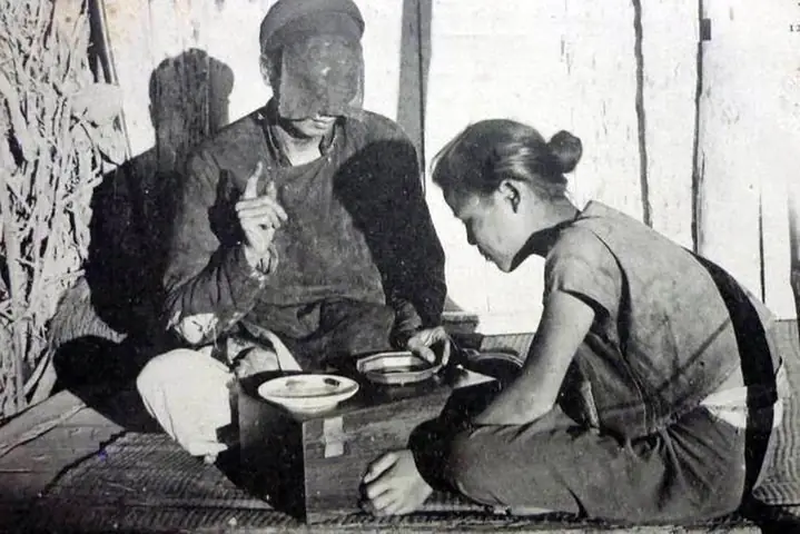 Thầy Cúng Ngủ Gục Bên Giường Thờ: Nguyên Nhân, Ý Nghĩa Và Giải Pháp