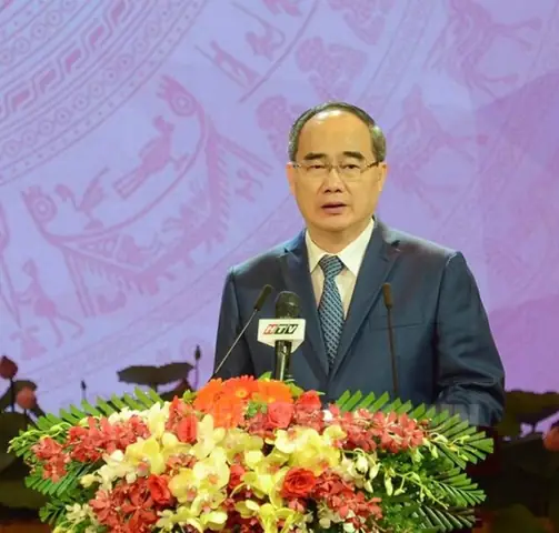 Thầy Cúng Sinh Năm 2000 Kiếm Gần 300 Triệu Đồng: Sự Thật Đằng Sau Câu Chuyện Viral