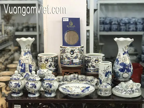 Khi Nào Cần Thay Đồ Thờ Cúng? Tiêu Chuẩn Lựa Chọn & Cách Xử Lý Cũ Đúng