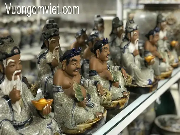 Khi Nào Cần Thay Đồ Thờ Cúng? Tiêu Chuẩn Lựa Chọn & Cách Xử Lý Cũ Đúng