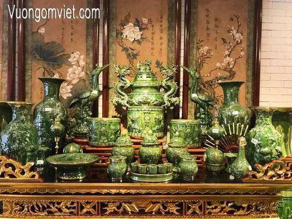 Khi Nào Cần Thay Đồ Thờ Cúng? Tiêu Chuẩn Lựa Chọn & Cách Xử Lý Cũ Đúng