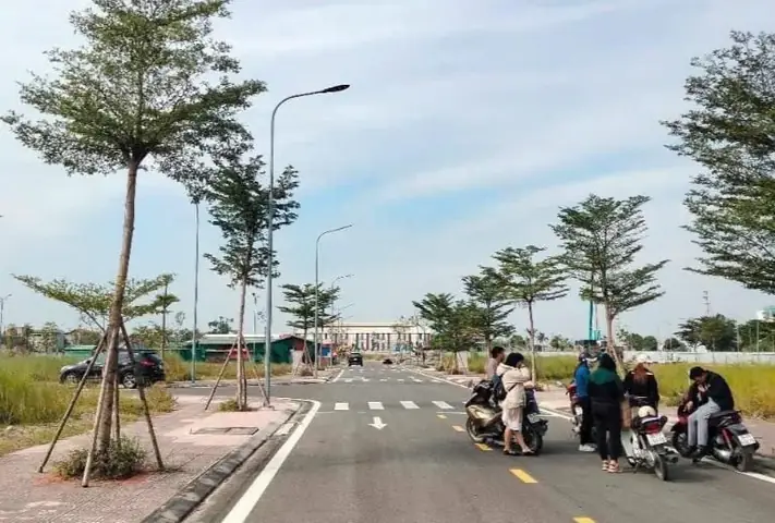 Đánh Giá Chi Tiết Thầy Trường Cúng Bán Nhà: Uy Tín, Giá Cả Và Lưu Ý Khi Sử Dụng Dịch Vụ