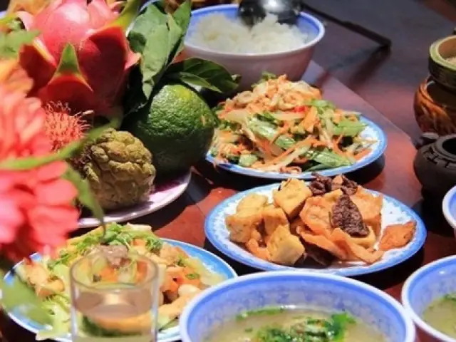 Cẩm Nang Tạo Thế Gà Cúng Đẹp: Nghệ Thuật Dâng Lên Tổ Tiên