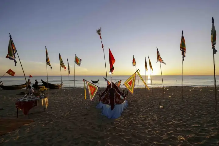 Thờ Cúng Cá Ông Làng An Bằng, Huế: Nét Văn Hóa Tâm Linh Độc Đáo Của Người Biển