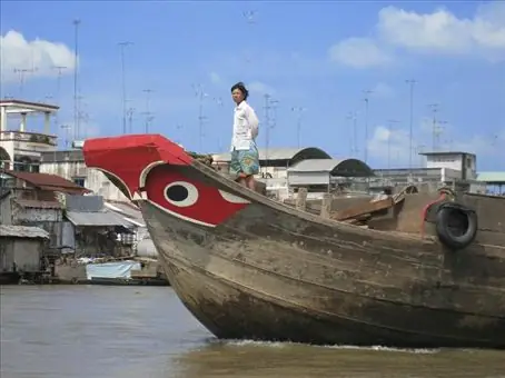 Thờ Cúng Ghe Xuồng: Nguồn Gốc, Ý Nghĩa Và Những Điều Bạn Cần Biết