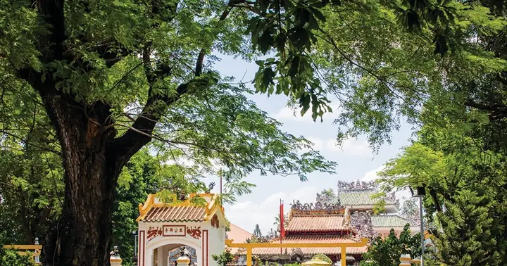 Cẩm Nang Toàn Tập Về Lễ Nghi Thờ Cúng Hàng Ngày Tại Lăng Ông Bà Chiểu