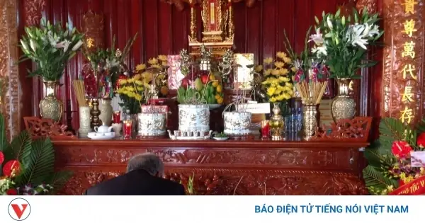 Thờ Cúng Tổ Tiên: Ý Nghĩa, Văn Khấn Và Cách Chuẩn Bị Bàn Thờ Đúng