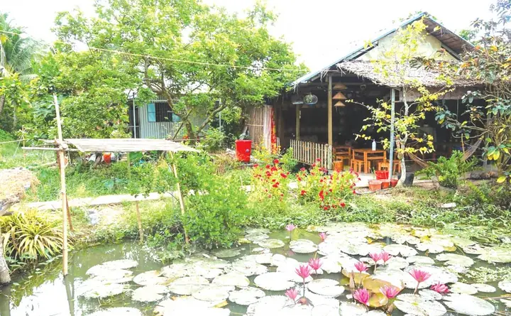 Thờ Cúng Trên Sông Miền Tây Nam Bộ: Văn Hóa Tâm Linh Đặc Sắc Của Người Miền Tây