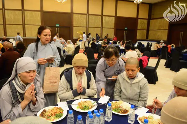 Cẩm Nang Cúng Dường: Các Hình Thức Hỗ Trợ Và Gợi Ý Quyên Góp