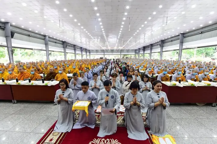 Thư Ngỏ Cúng Dường Trường Hạ: Ý Nghĩa, Lễ Vật Và Các Bước Chuẩn Bị