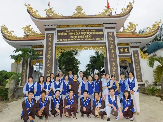 Thư Ngỏ Cúng Dường Trường Hạ: Ý Nghĩa, Lễ Vật Và Các Bước Chuẩn Bị