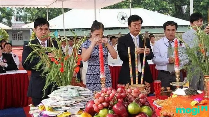 Top 5 Kinh Nghiệm Khi Thuê Thầy Về Cúng Đổ Mái