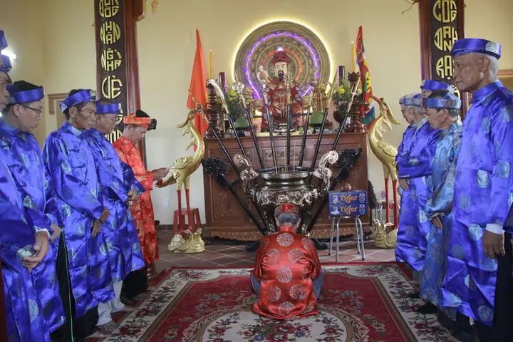 Tín Ngưỡng Cúng Việc Lề: Nguồn Gốc, Ý Nghĩa Và Thực Hành Đúng