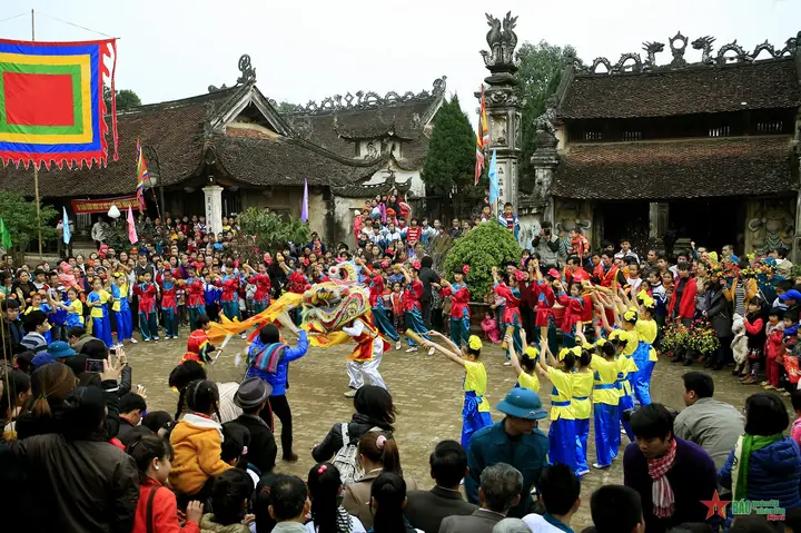 Tín Ngưỡng Thờ Cúng Hùng Vương Trong Tiếng Anh: Giải Đáp Chi Tiết