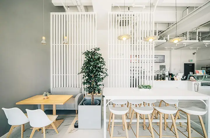 Cẩm Nang Setup Quán Trà Sữa Không Gian Nhỏ: Bí Quyết Tạo Không Gian Ấm Cúng Và Tiết Kiệm