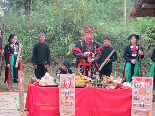 Trang Phục Thầy Cúng Người Dao Tiền: Giải Mã Ý Nghĩa Văn Hóa Và Linh Thiêng Trong Mỗi Bộ Cánh